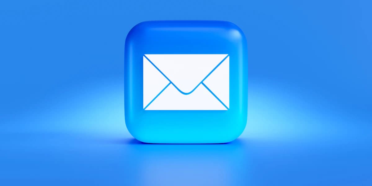 Domain name and business email: the basics for a small business